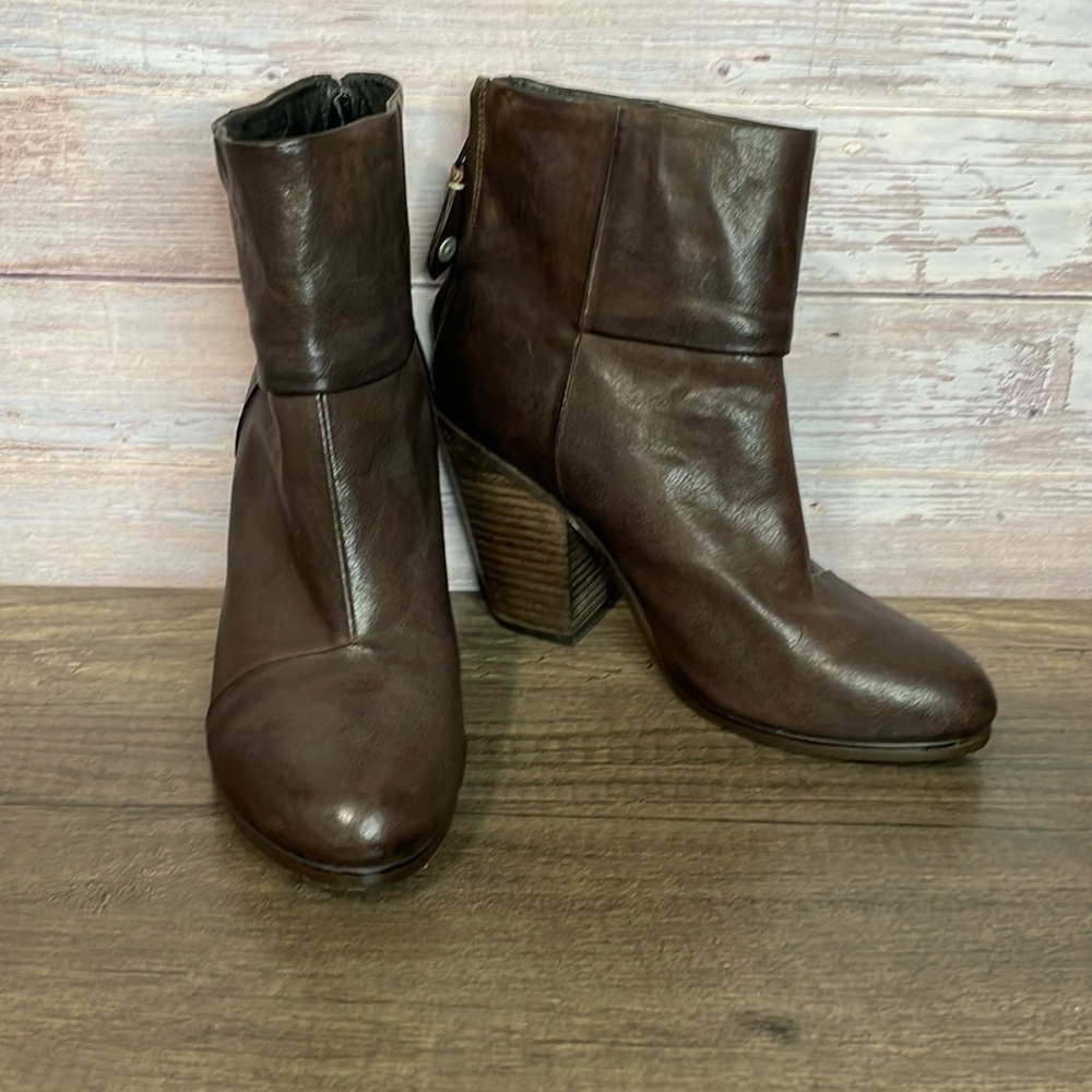 Rag & Bone Newberry leather ankle boot.​​